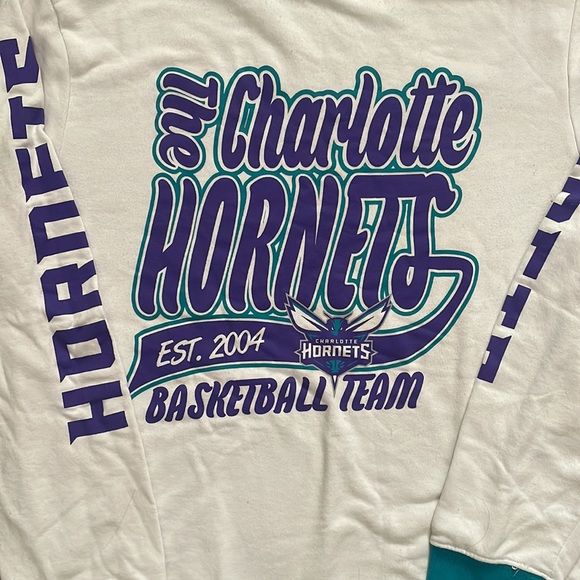 Charlotte Hornets crewneck sweatshirt - Picture 3 of 3
